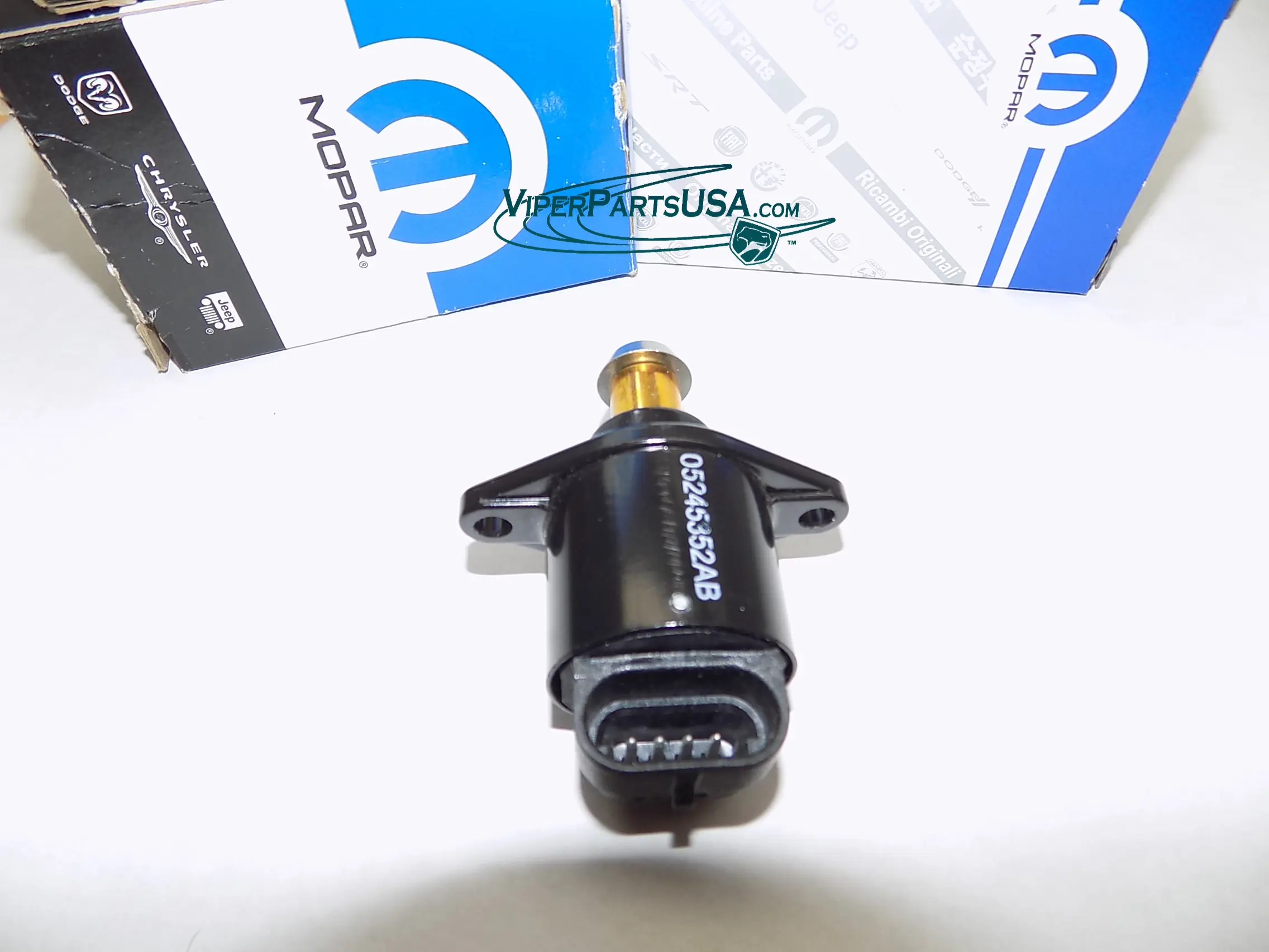 Dodge Viper 1996-2006 Motor Idle Air Control (IAC) Valve - Image 2